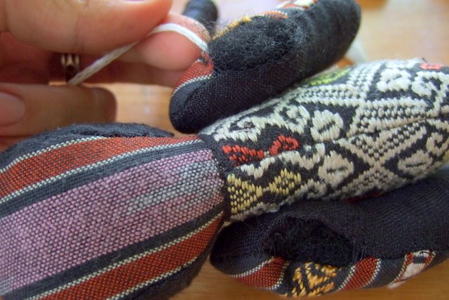 Teddy bear lessons, stuffed teddy bear dolls, how to build a teddy bear, hand made teddy bears. placing teddy bears arms, how to sew a teddy bear, free tutorials, free pattern to download